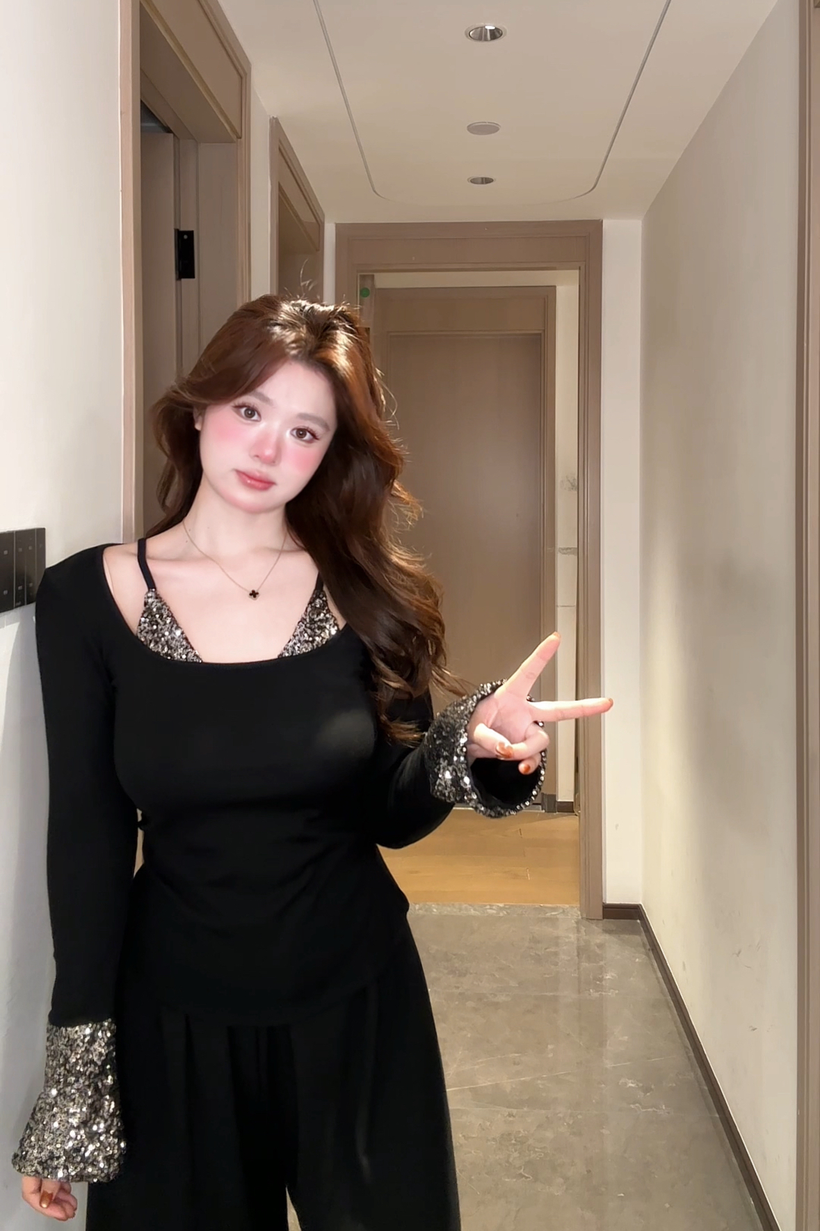 【少量现现】微胖mm纯欲风重工亮片修身显瘦辣妹亮片性感长袖T恤