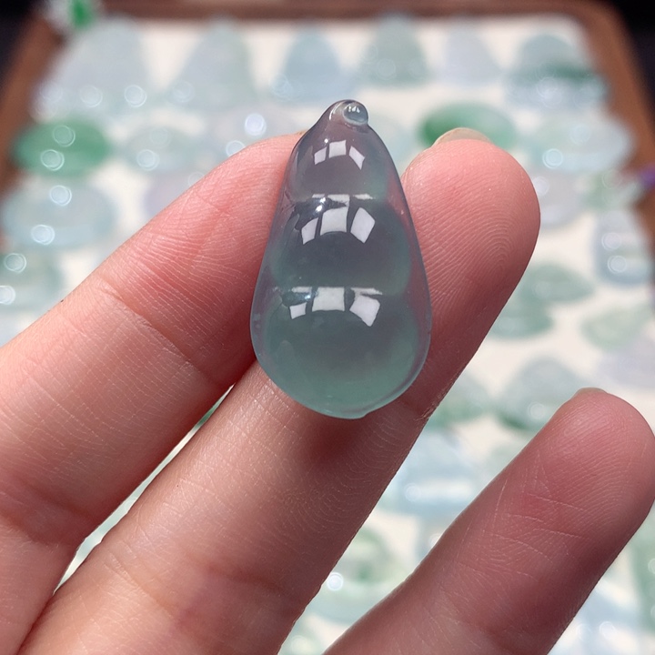 翡翠未镶嵌颈饰冰种福豆