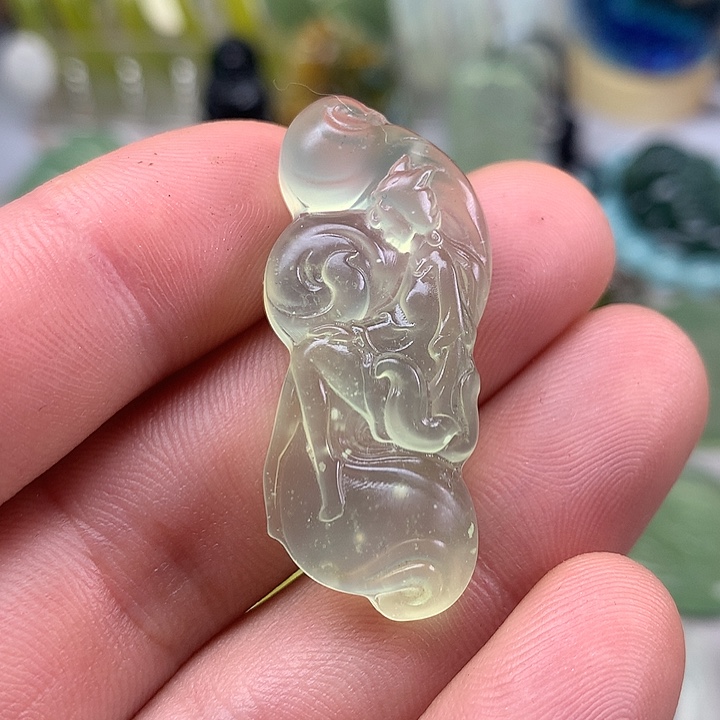 蛇纹石玉挂坠未镶嵌