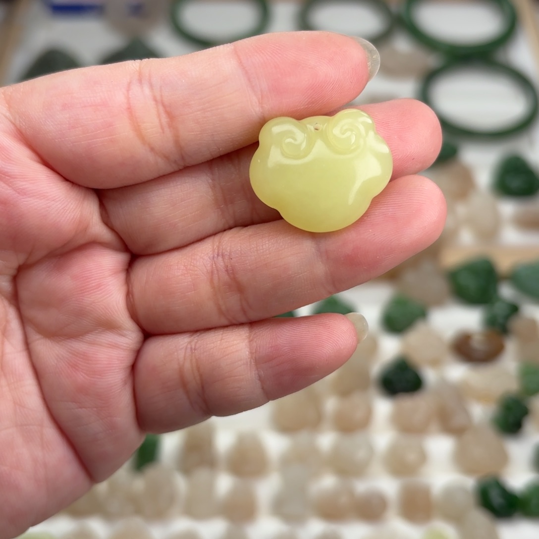 和田玉颈饰未镶嵌