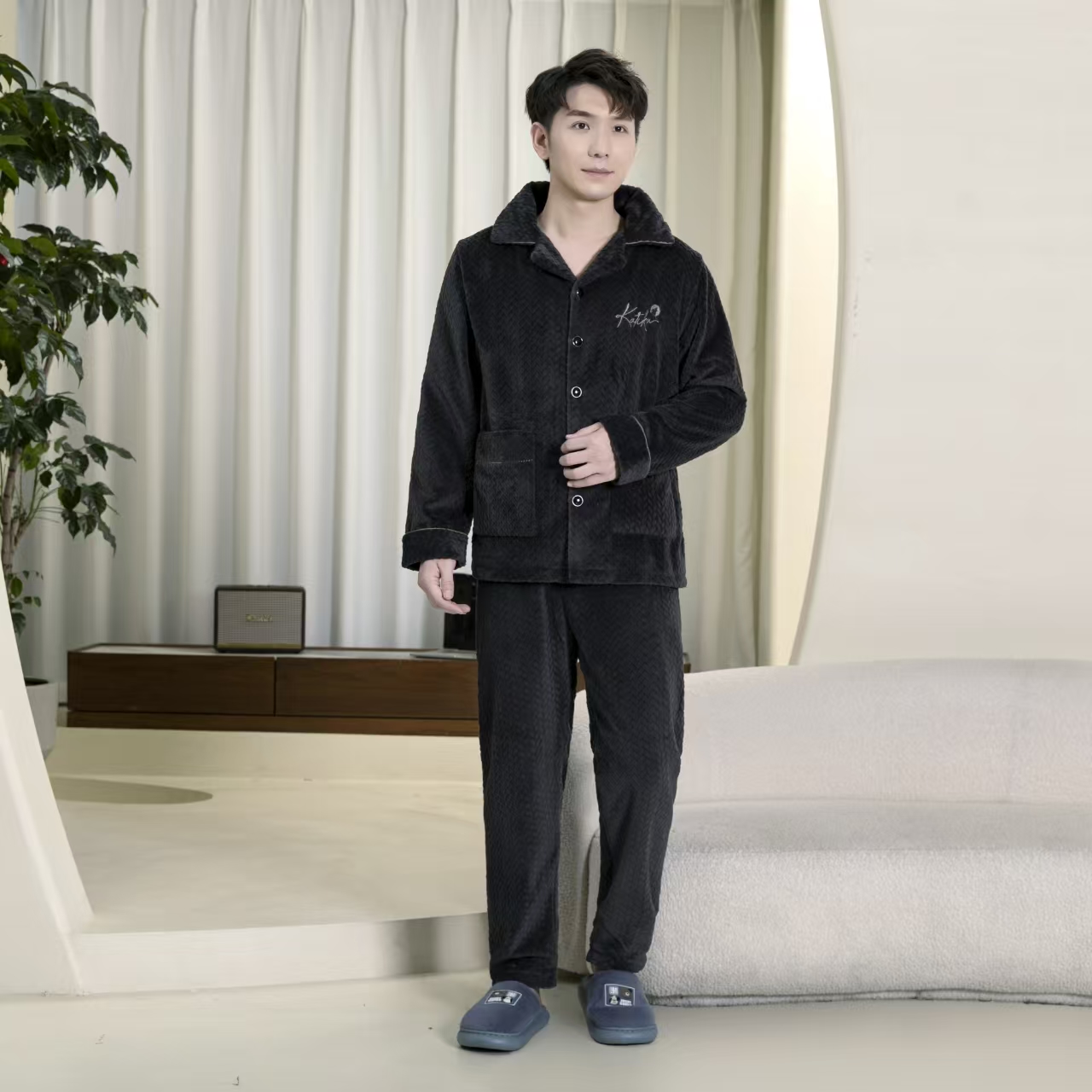 睡衣男新款家居服套装宽松秋冬季休闲情侣加绒常规法兰绒男士运动