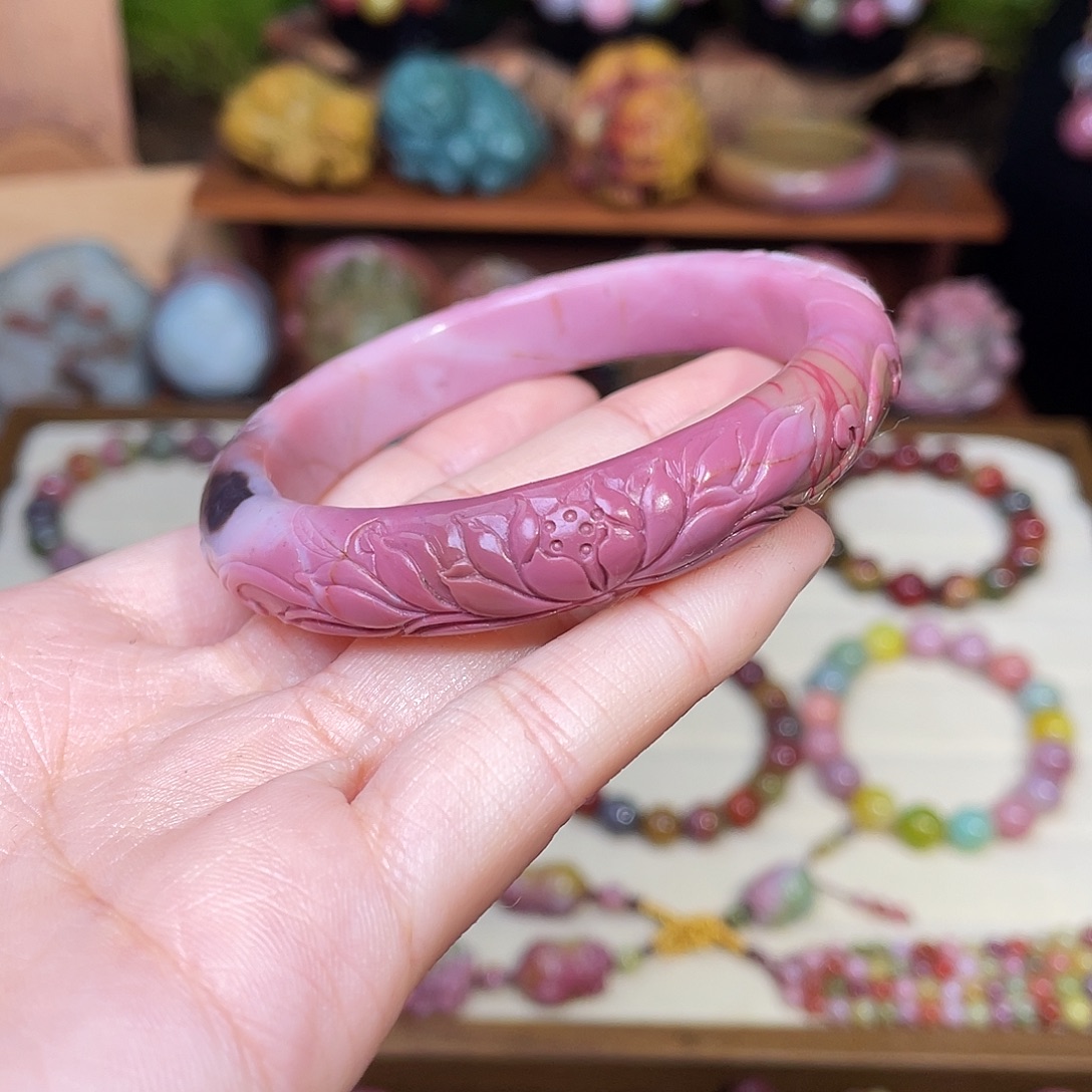玛瑙/玉髓未镶嵌手镯盐源玛瑙荷花鱼手镯