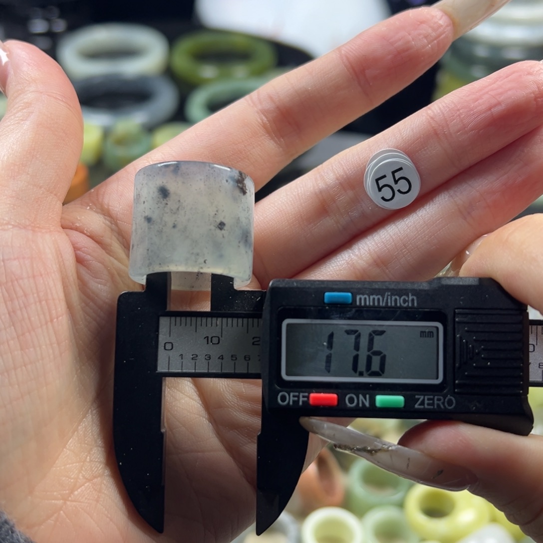 蛇纹石玉未镶嵌戒指