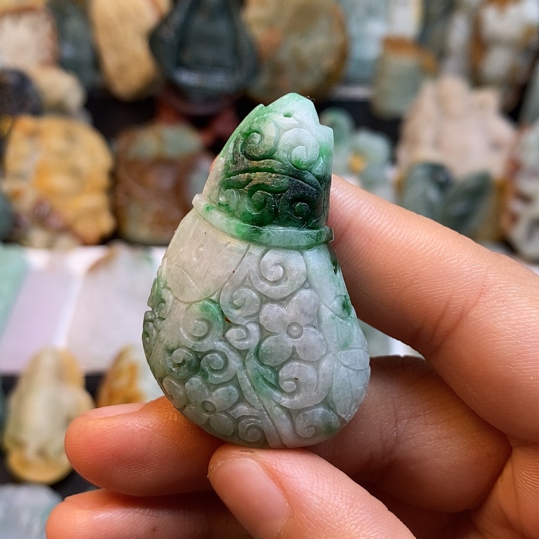 定制翡翠未镶嵌特色a货翡翠