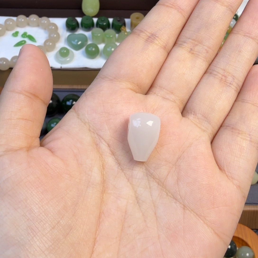 和田玉未镶嵌珠宝半成品青海冰白三通对孔10.9