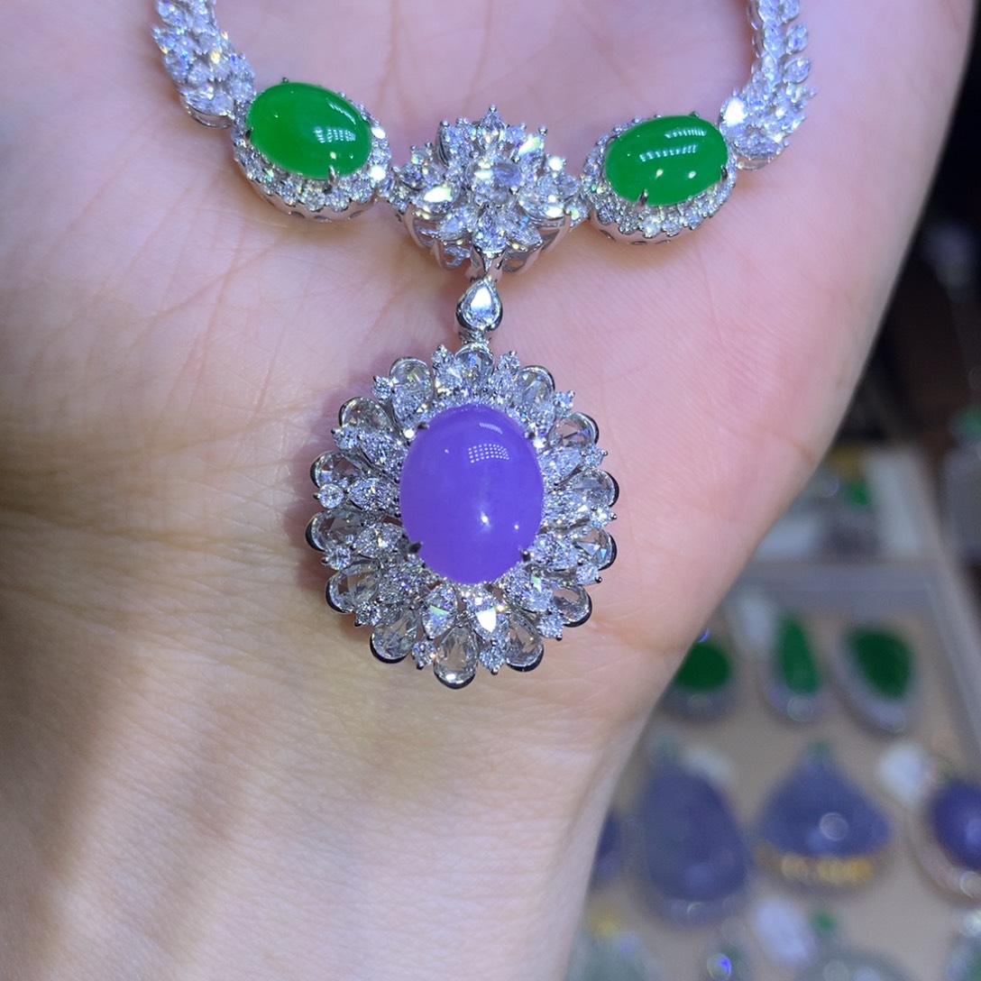 翡翠颈饰18K金镶嵌翡翠