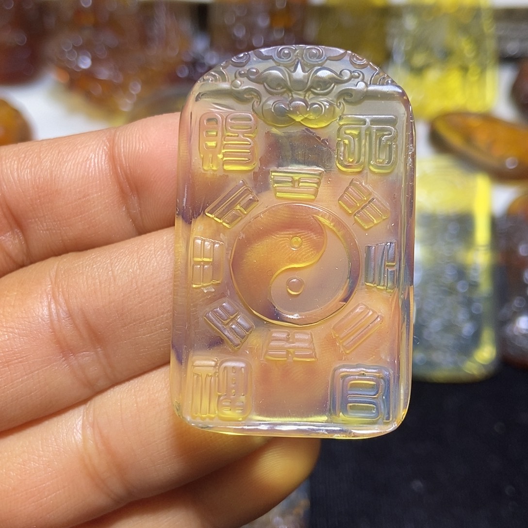 琥珀未镶嵌颈饰缅甸天然琥珀吊坠