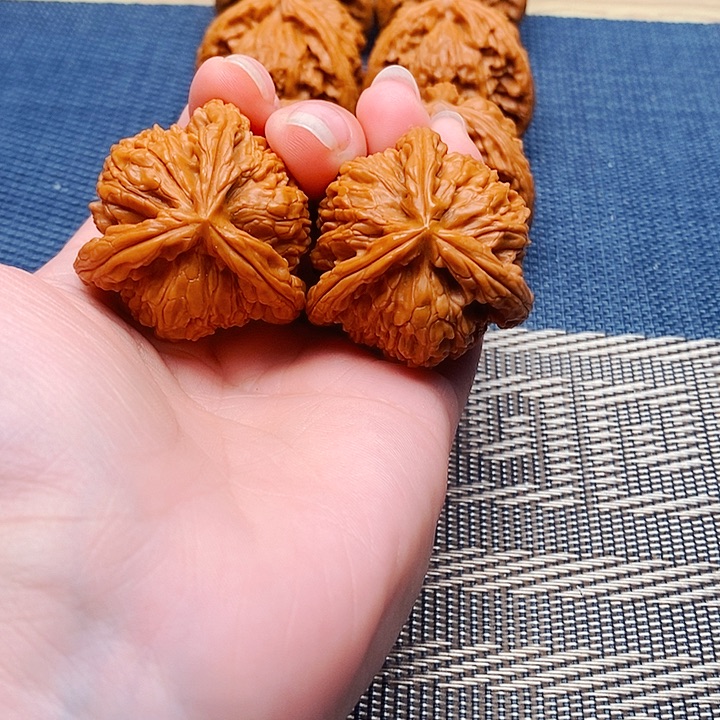 常***乐文玩核桃吊坠三棱