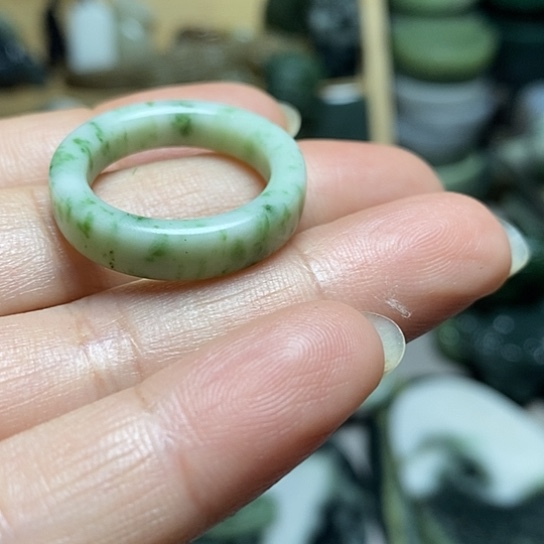 独山玉未镶嵌珠宝半成品