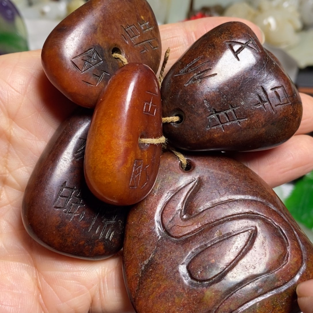 和田玉（糖玉）未镶嵌颈饰