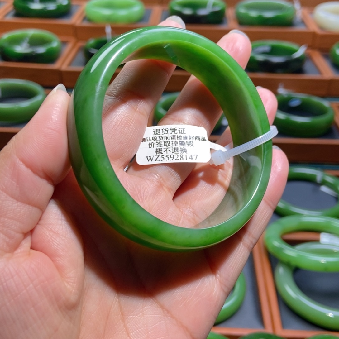 和田玉（碧玉）未镶嵌手镯阳绿5859