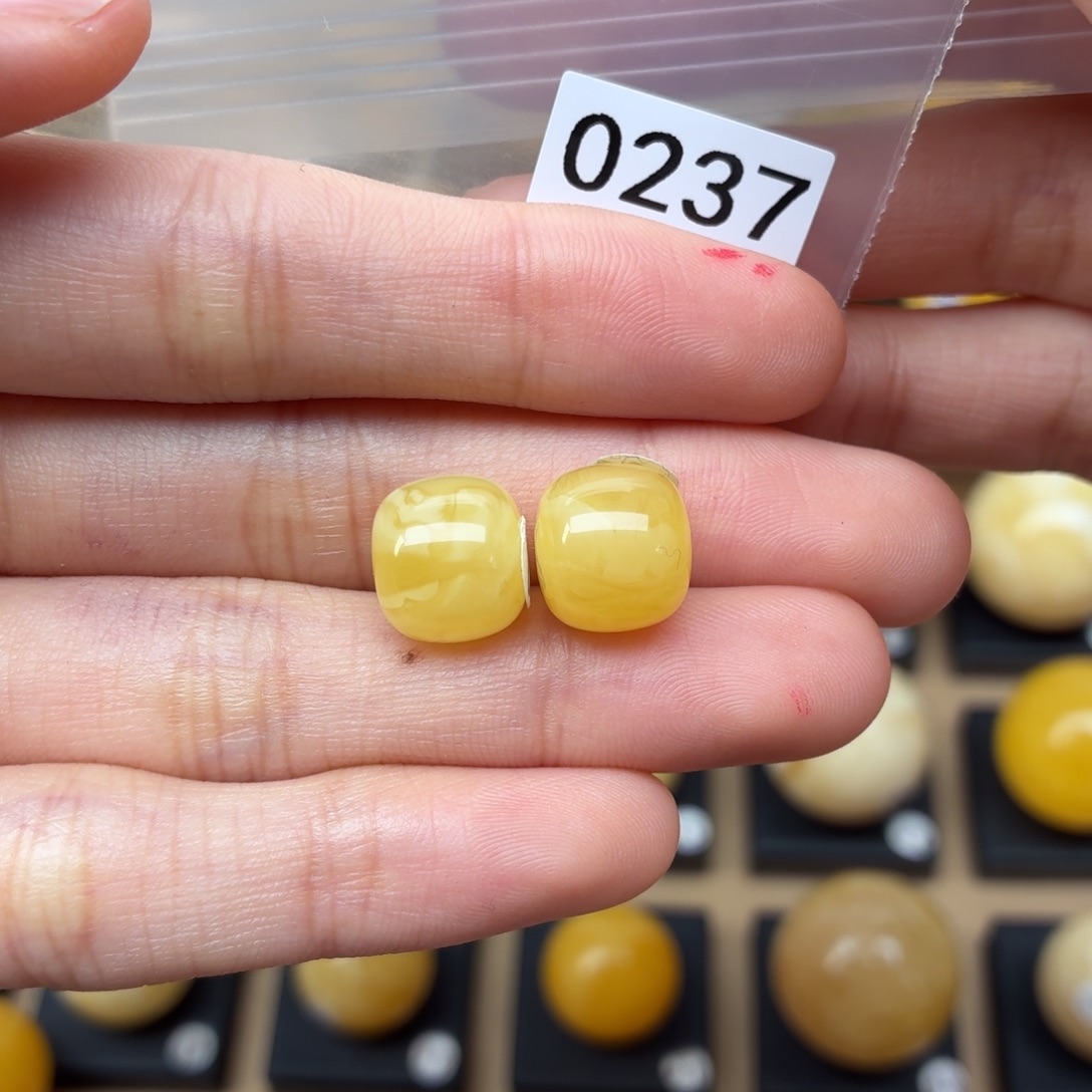 娜***蜜蜡未镶嵌裸石蜜蜡