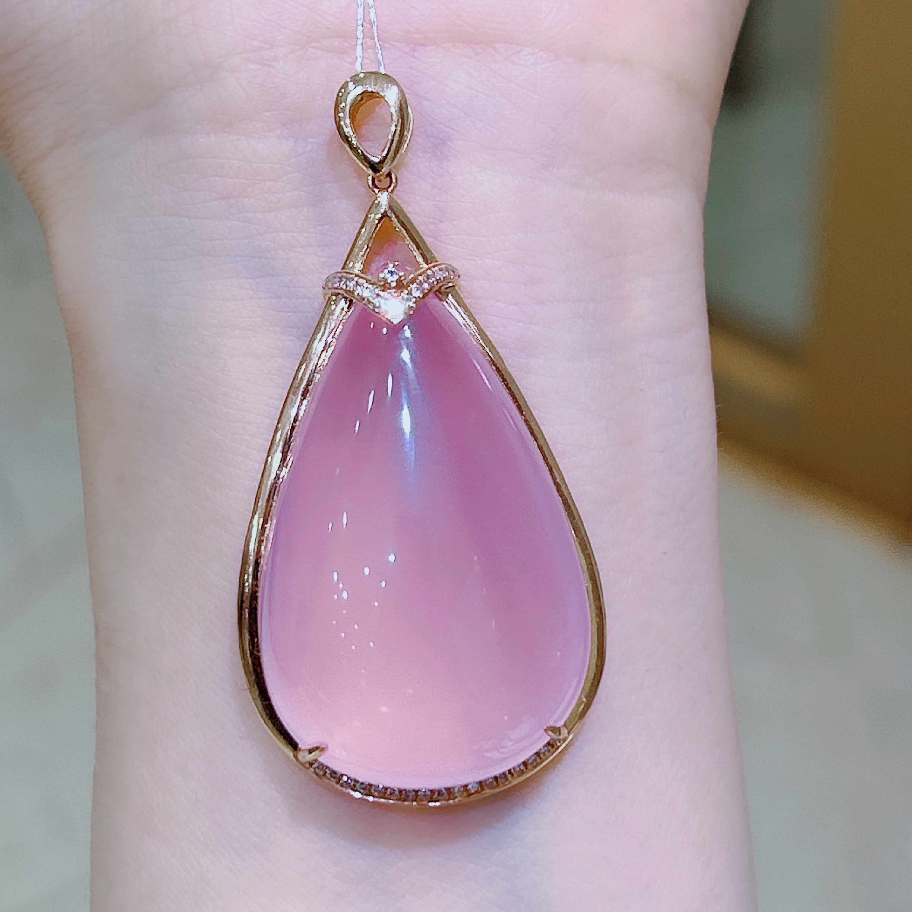 90.18ct 18k金镶嵌芙蓉石吊坠 5500