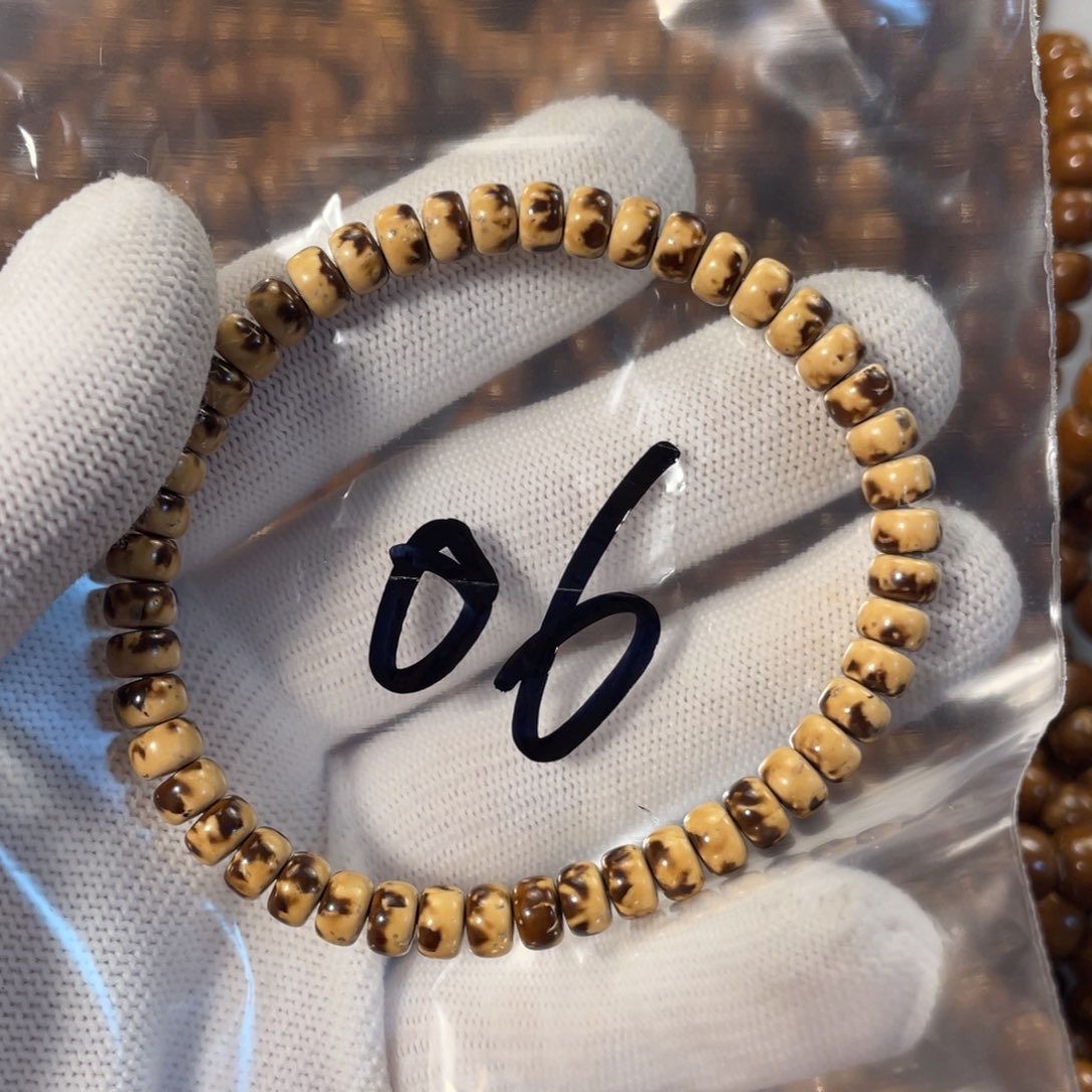 亦***火紫金鼠手串6×4纯肉厚切06