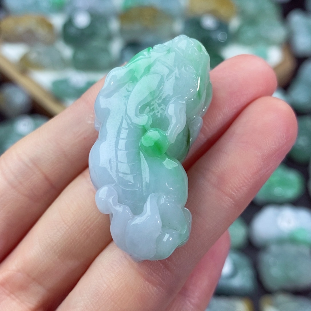 翡翠颈饰未镶嵌天然