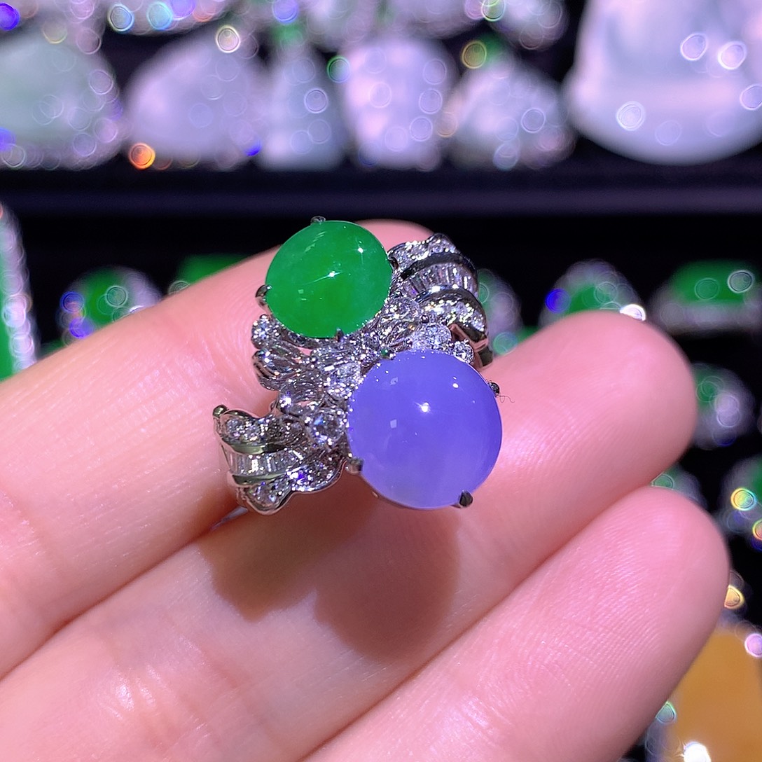 翡翠18K金镶嵌戒指双色蛋面