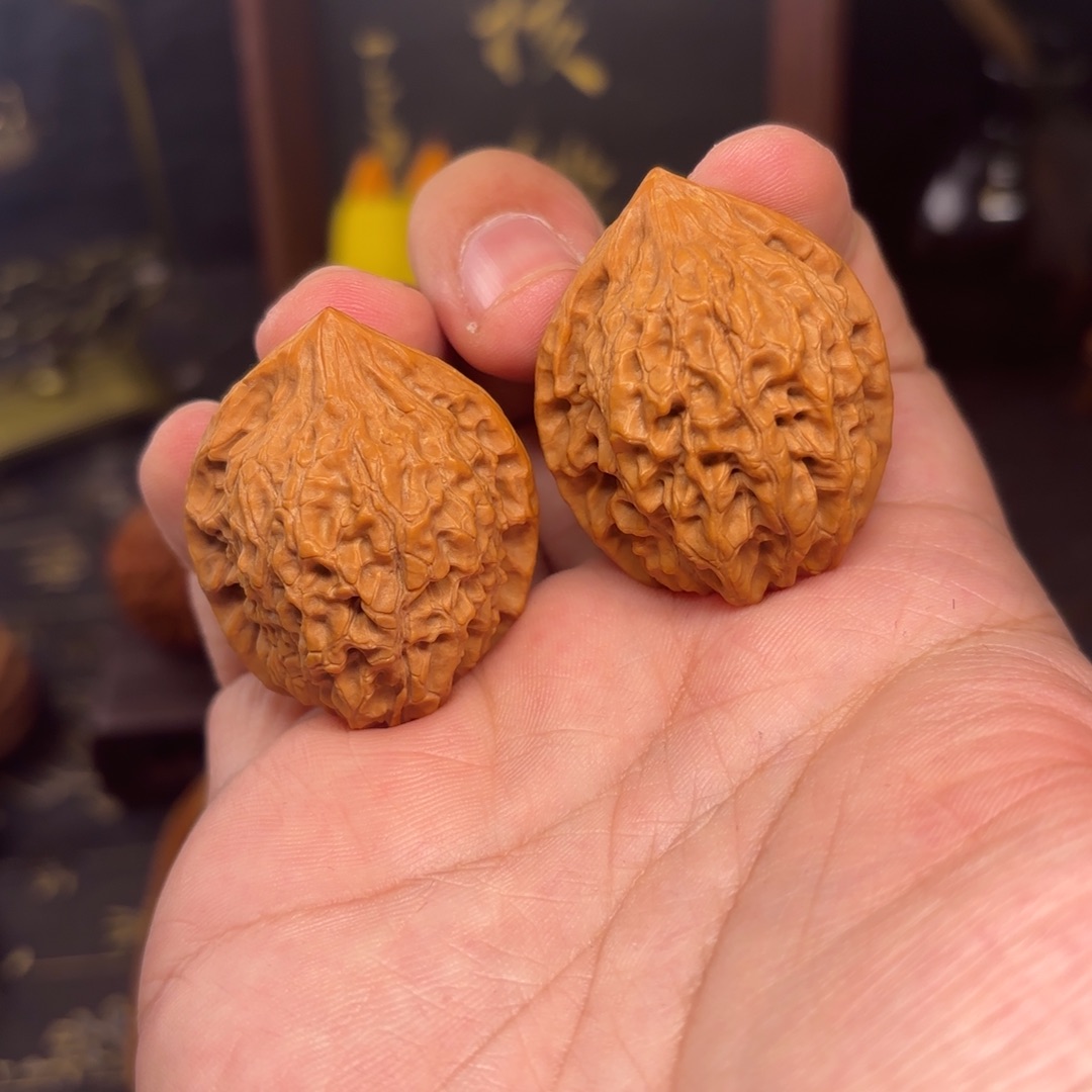 文玩核桃吊坠梅瓶鸡心全品有黄，文玩回血