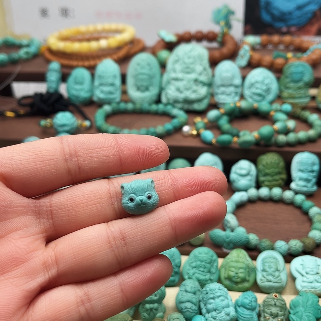 绿松石未镶嵌颈饰