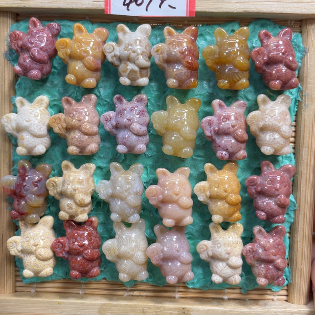 硅化玉未镶嵌颈饰兔子40米1个