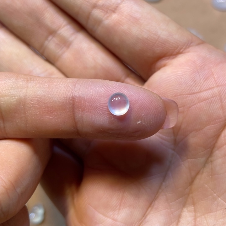 翡翠颈饰18K金镶嵌蛋面