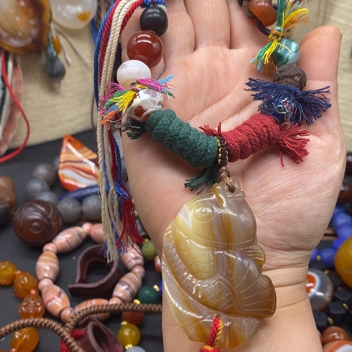 玛瑙/玉髓颈饰合金