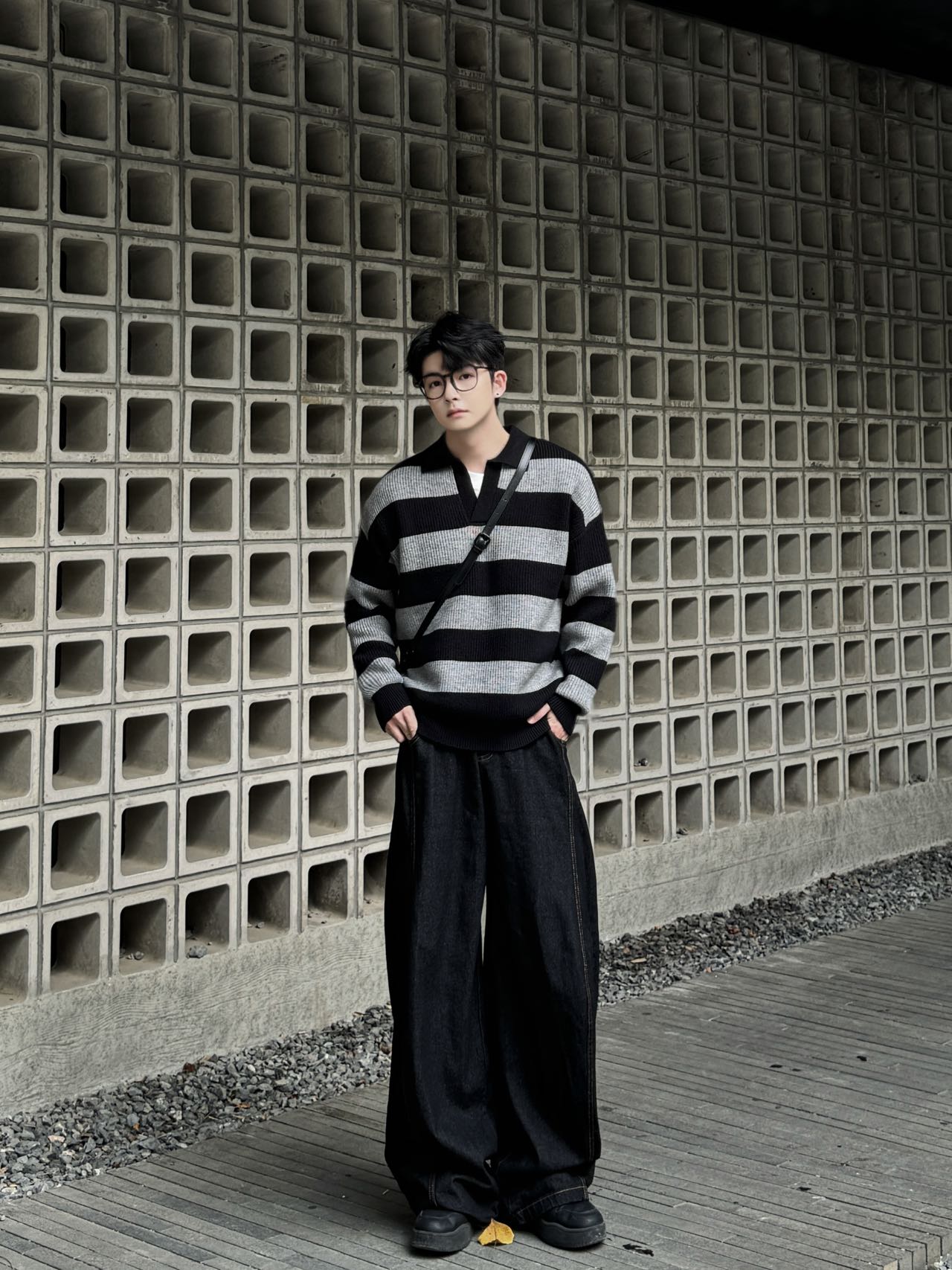 25025冬季新款复古撞色条纹翻领男士套头针织衫宽松慵懒风