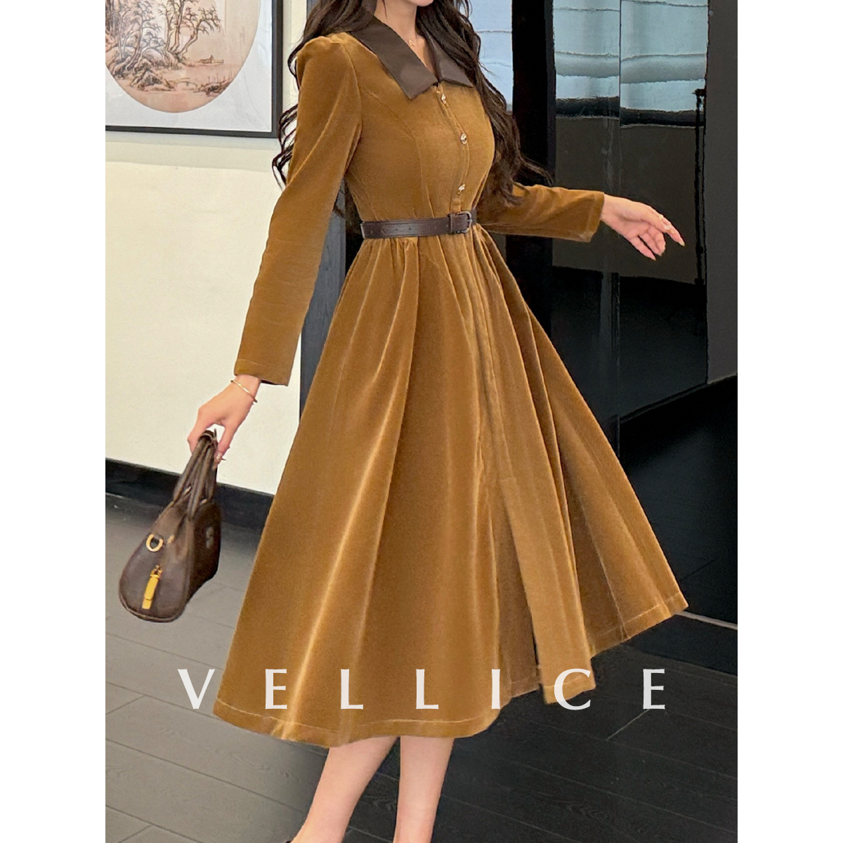 法式气质收腰显瘦灯芯绒长袖连衣裙翻领赫本风小黑裙打底裙女秋冬