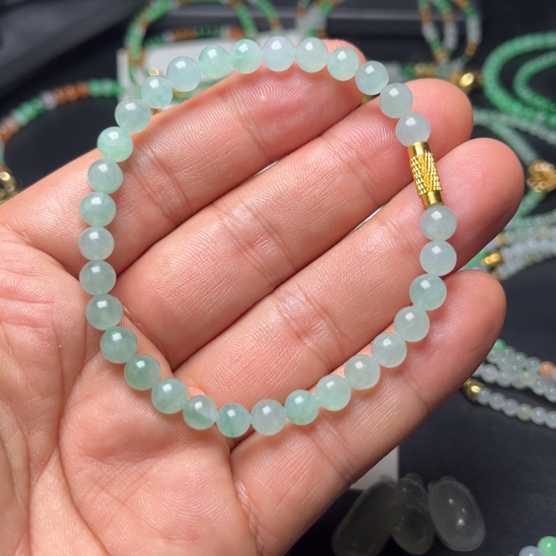 定制翡翠未镶嵌翡翠手串