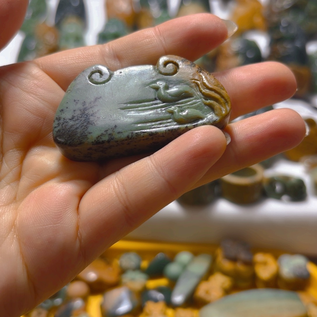 岫岩河磨玉（透闪石质玉）挂件未镶嵌
