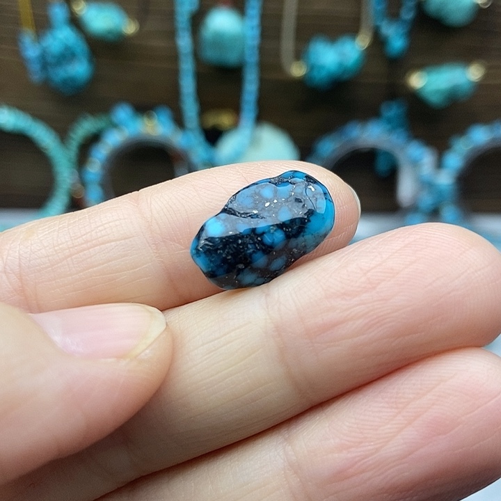 绿松石未镶嵌珠宝奇石