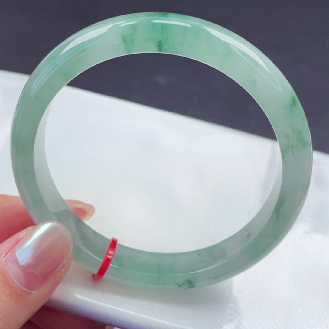 翡翠未镶嵌手镯56圈口