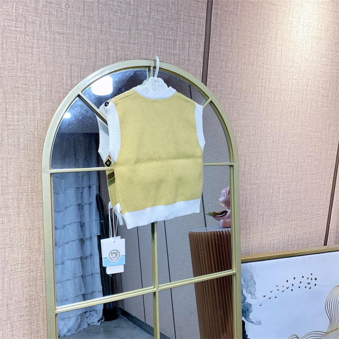 AB226   宝宝黄色拼接针织马甲