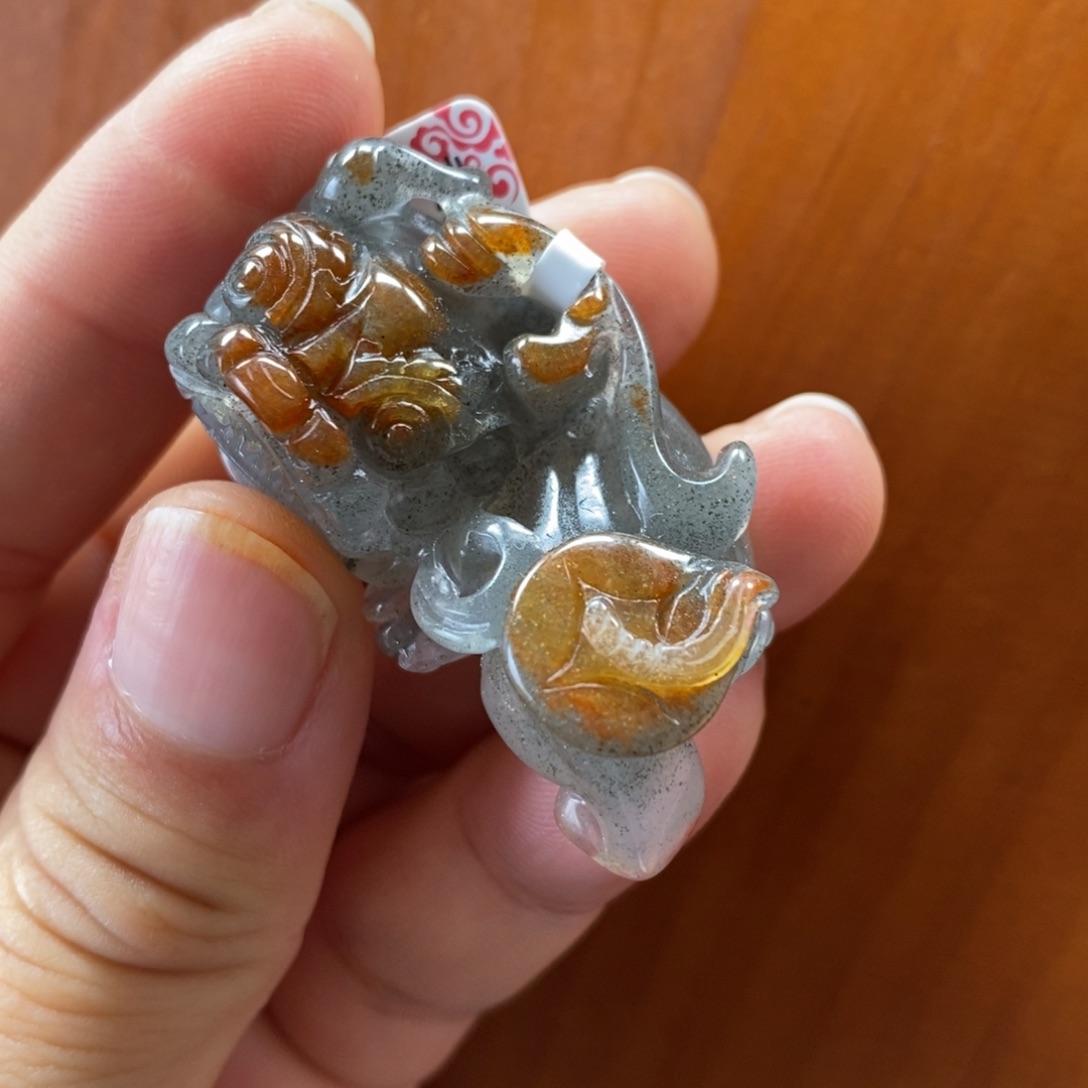 未镶嵌石英质玉（黄龙玉）颈饰
