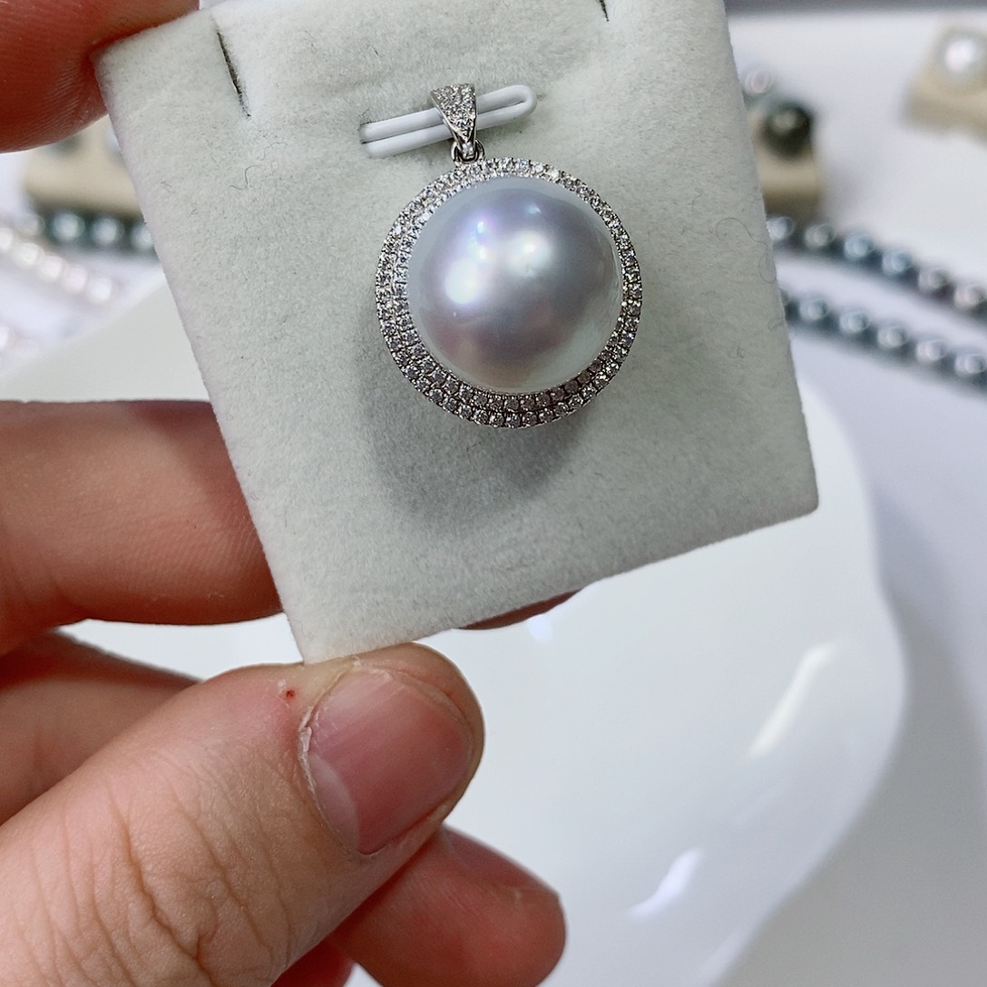 海水珍珠颈饰18K金镶嵌