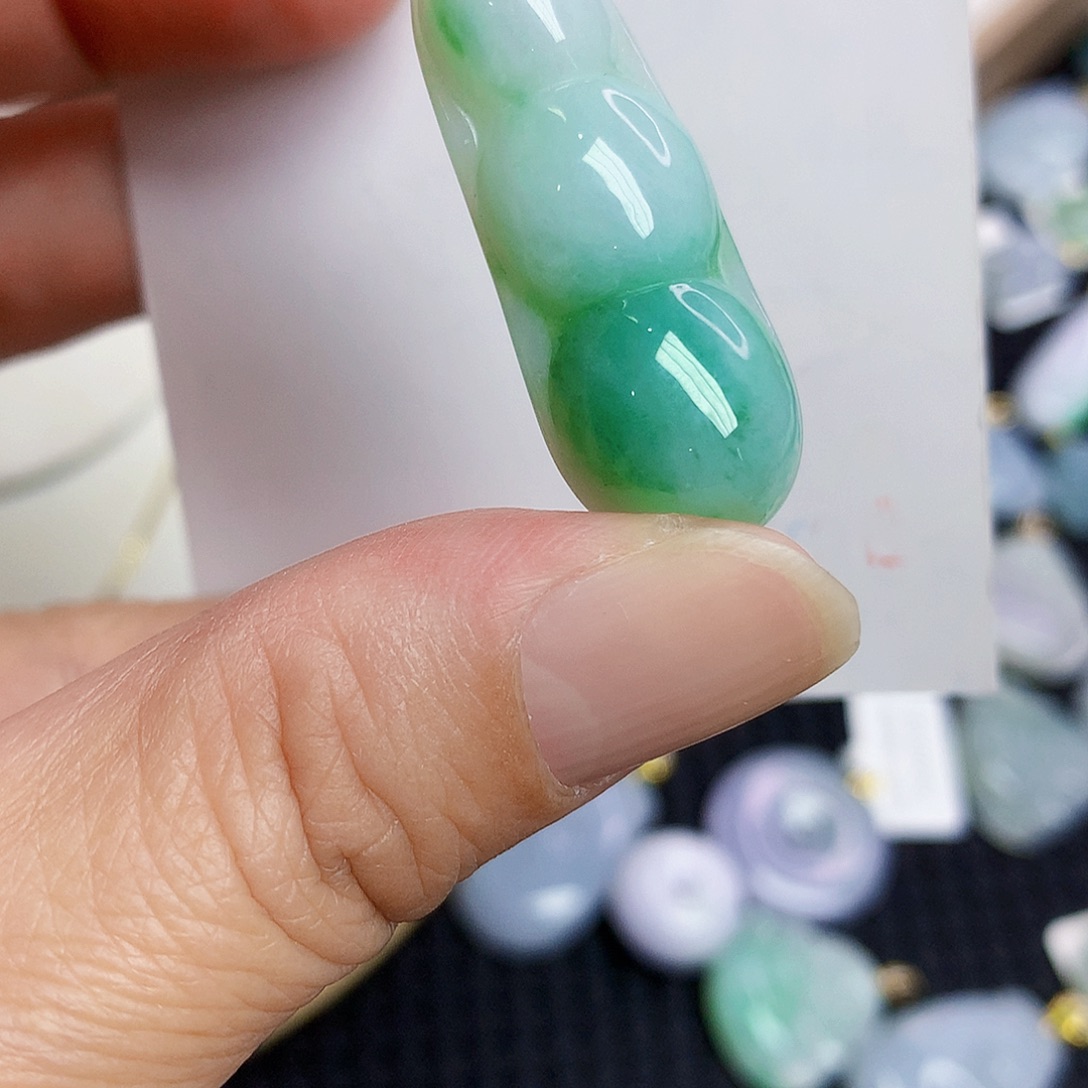 翡翠18K金镶嵌颈饰2467788