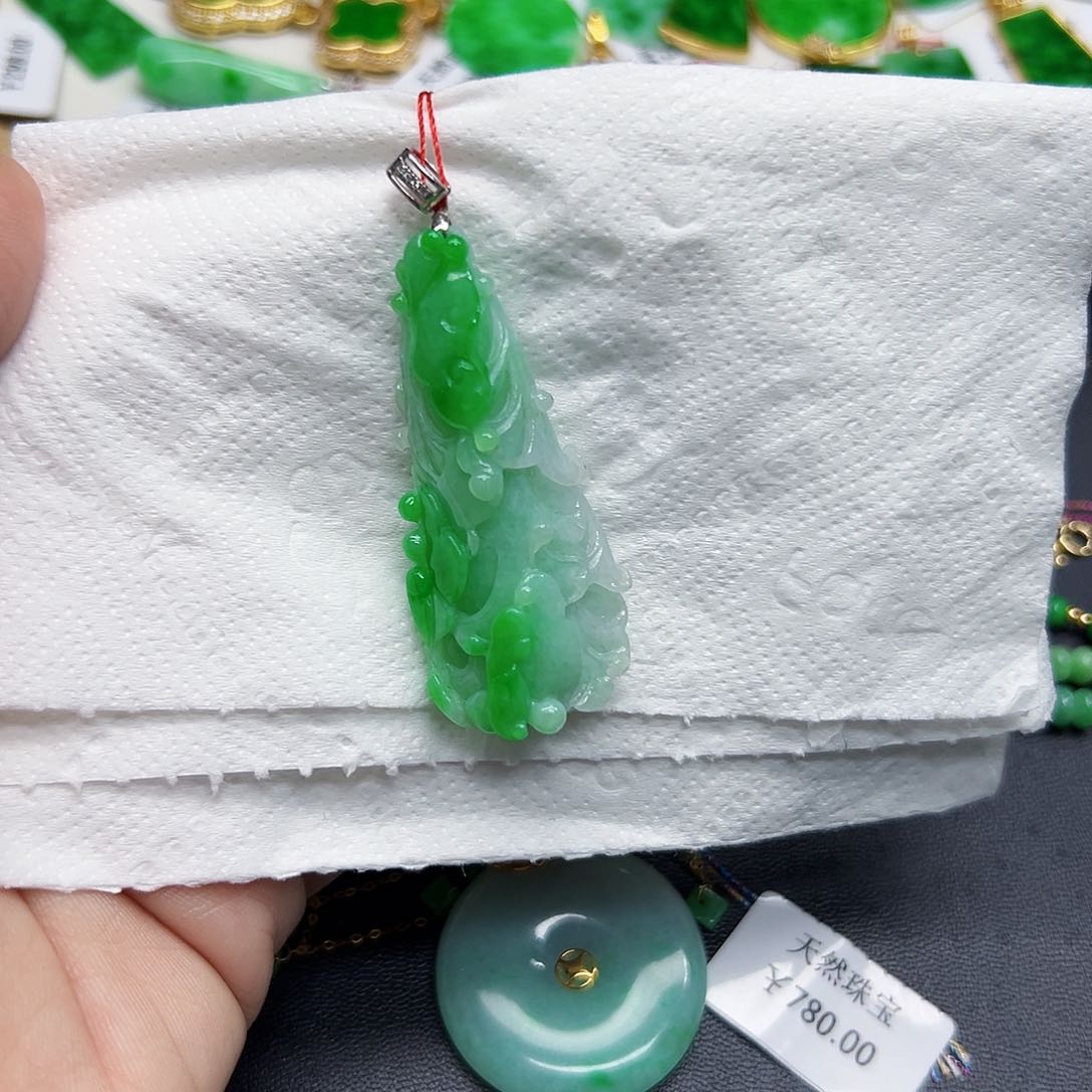 翡翠颈饰18K金镶嵌天然缅料A货一件