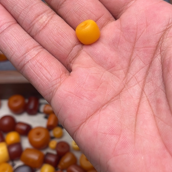 想***见琥珀未镶嵌裸石蜜蜡墩子