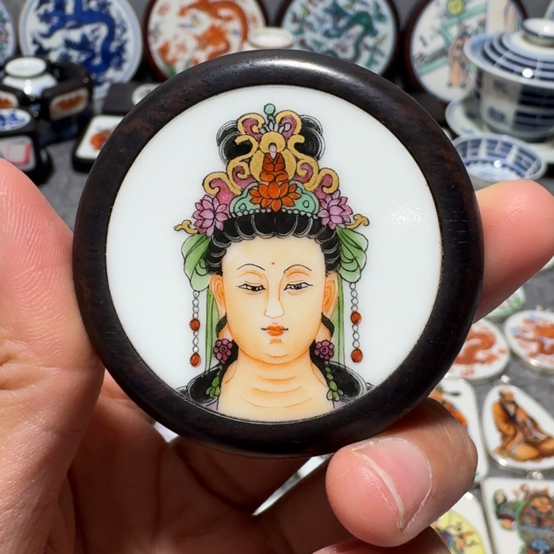 善***…瓷片精品挂件一个