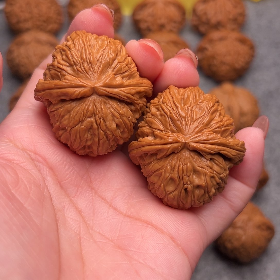 把件文玩核桃测****晏精品大肚白狮子41全品