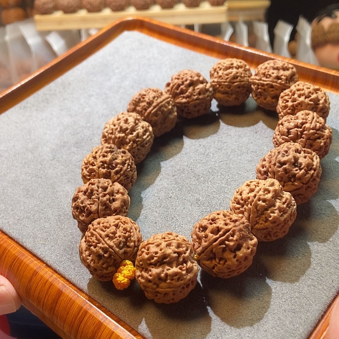 吊坠金刚菩提粱蜂王23mm