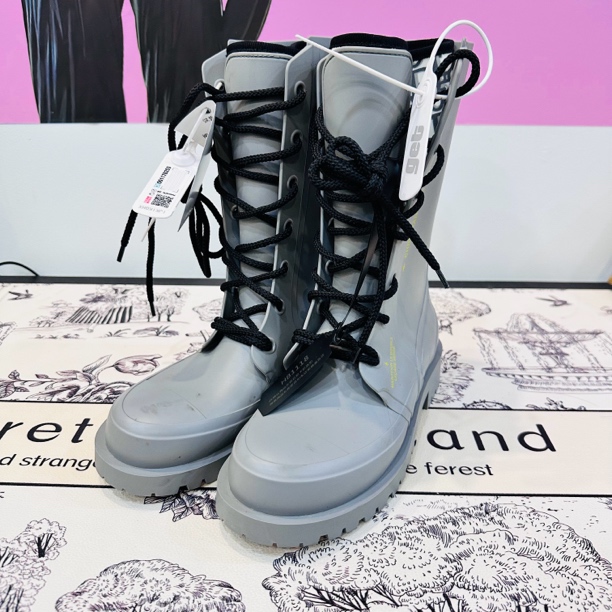 99新 DIOR/迪奥 蜜蜂标语筒靴 尺码：36码ysc0401