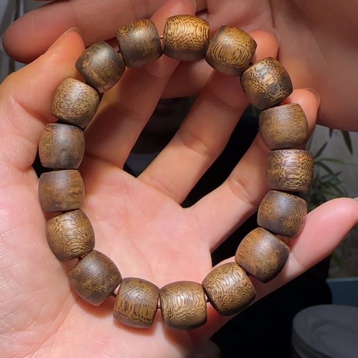 沉香手串乌身圆叶鼓珠1.3手串14克+