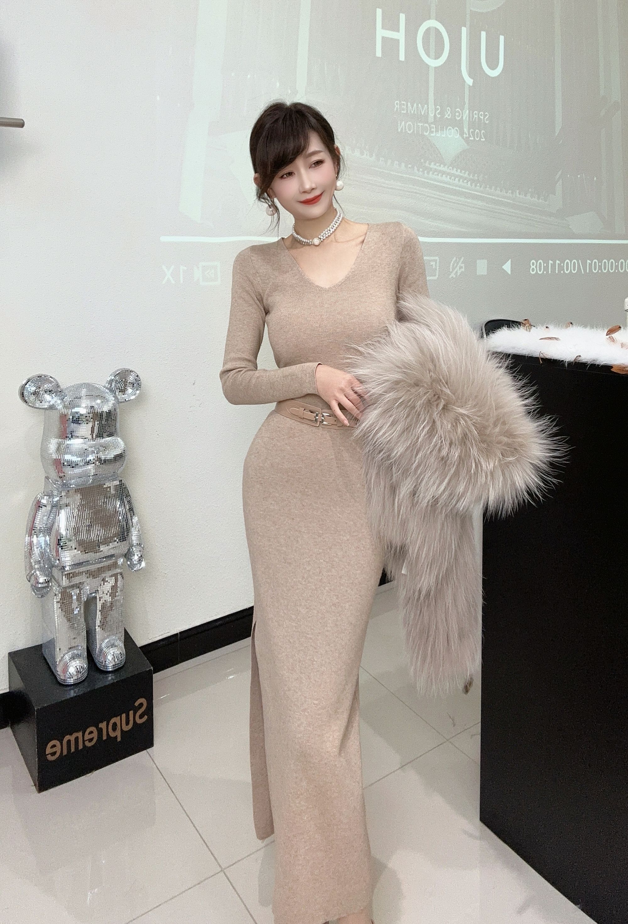 [春歌]高级感V领针织连衣裙侧开叉修身长裙配腰带纯色气质V领洋气