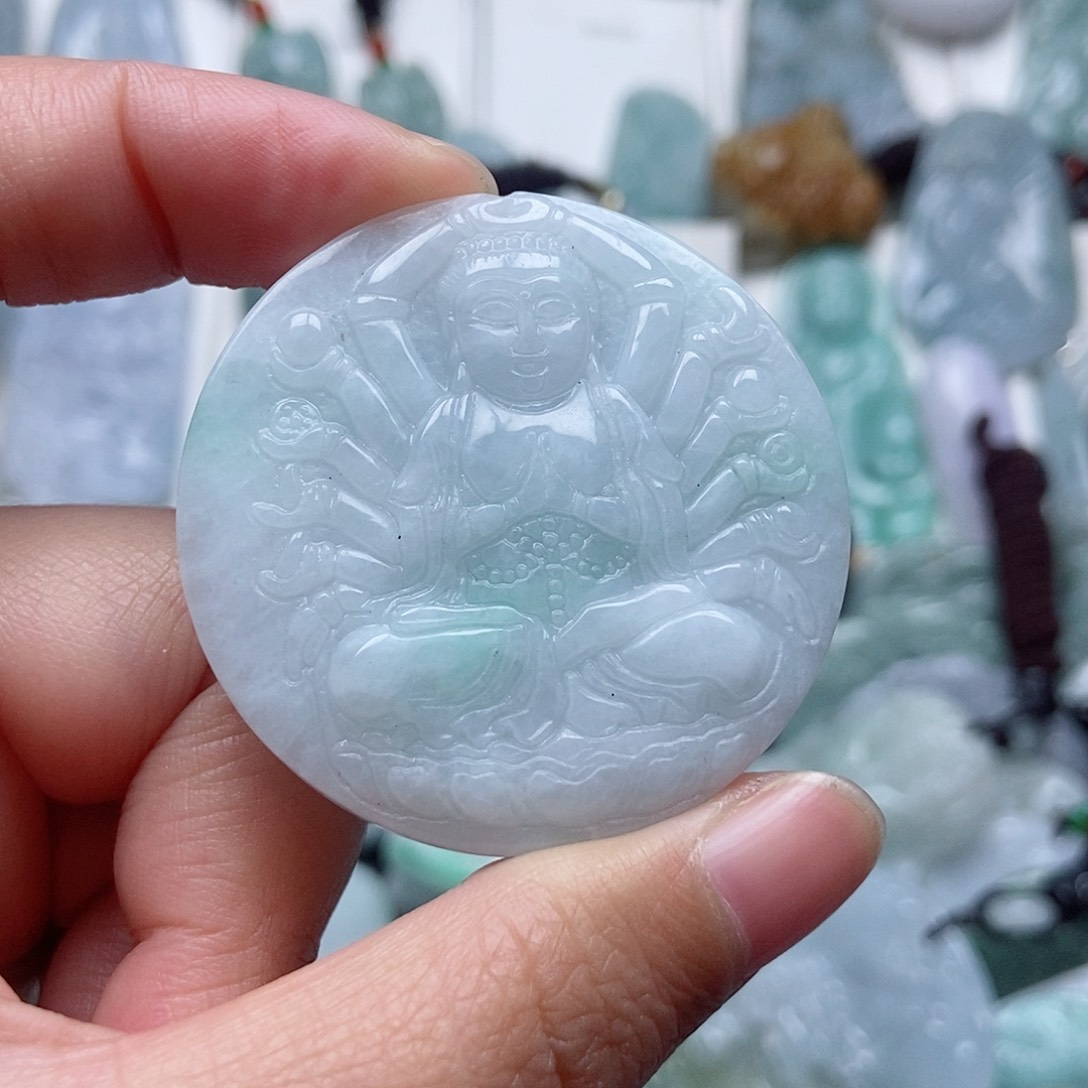 翡翠颈饰未镶嵌翡翠
