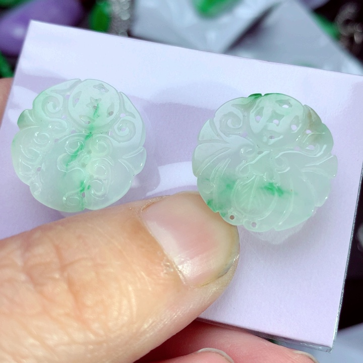 吊坠(不含链)未镶嵌翡翠