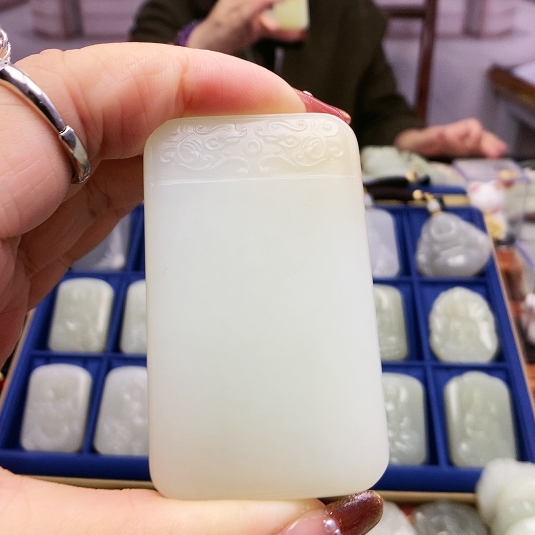 【闪购商品】和田玉颈饰未镶嵌用****3