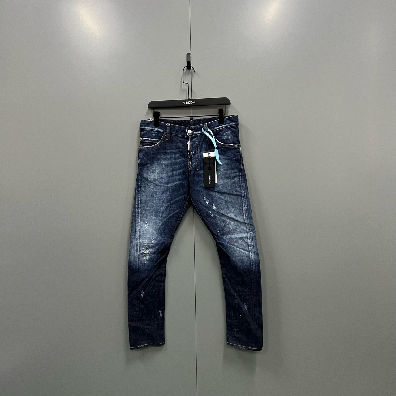 95新  （bb）209 DSQUARED2 水洗破坏牛仔裤 46码