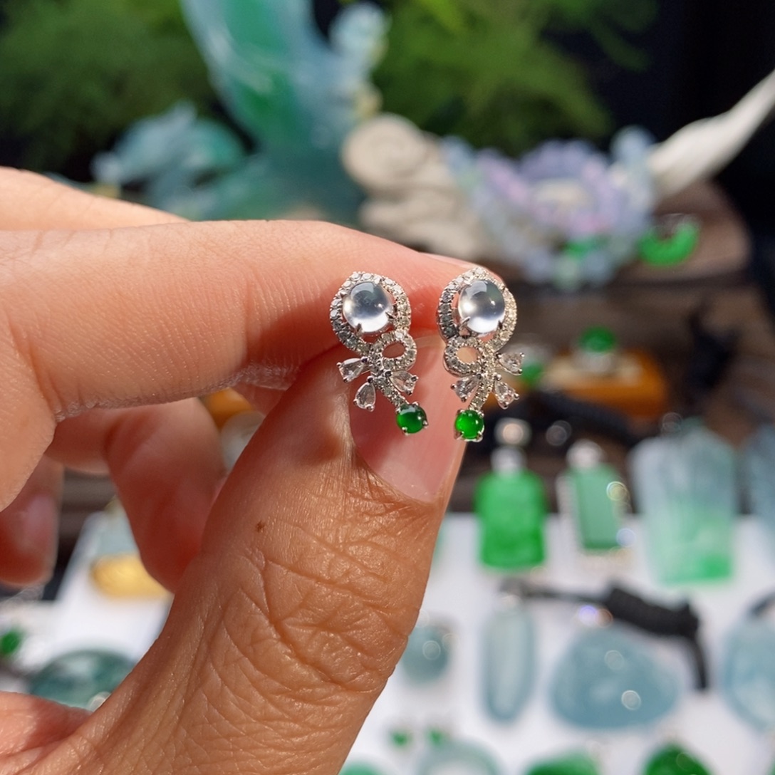 翡翠耳饰18K金镶嵌玻璃种耳钉