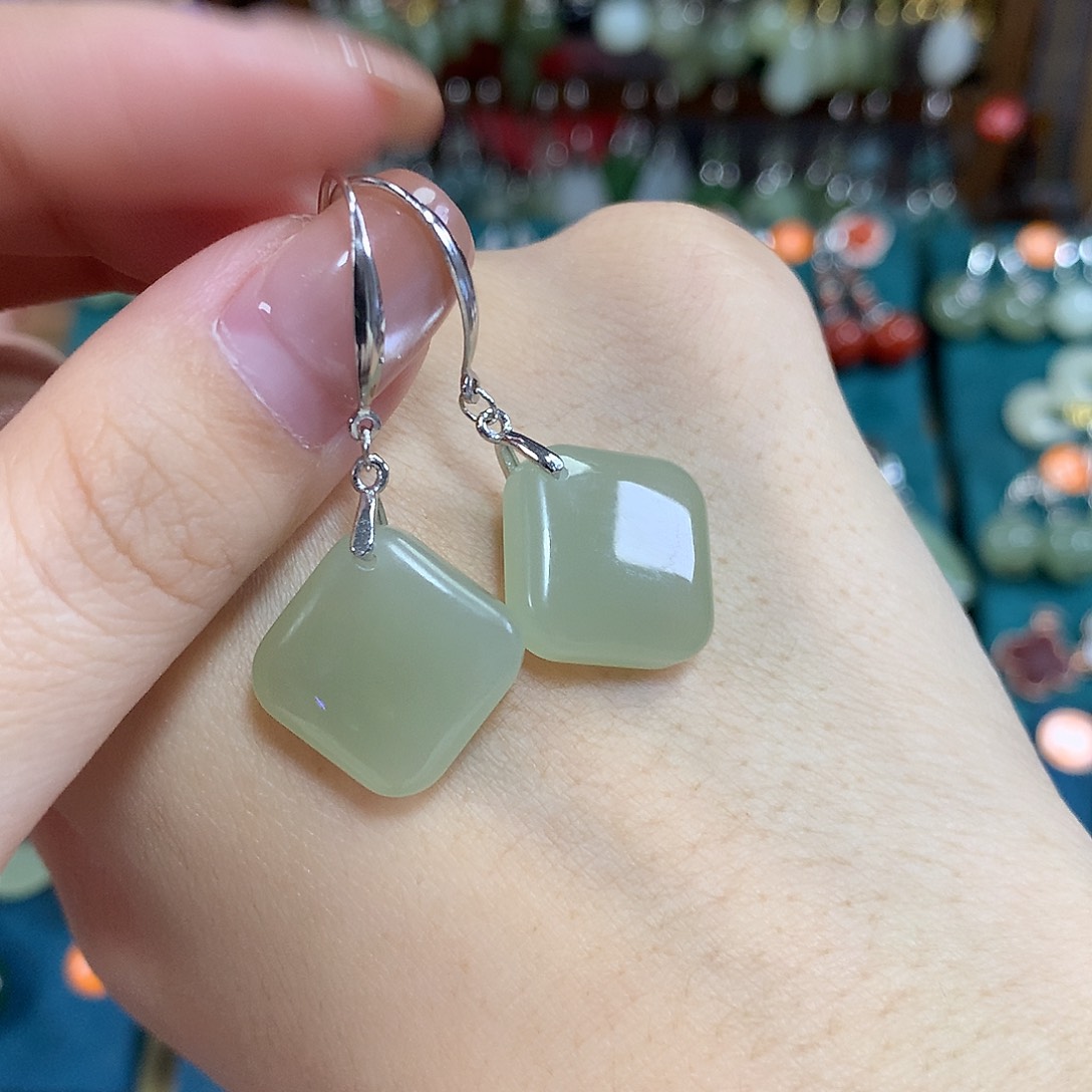 和田玉银S925镶嵌耳饰卡15左右