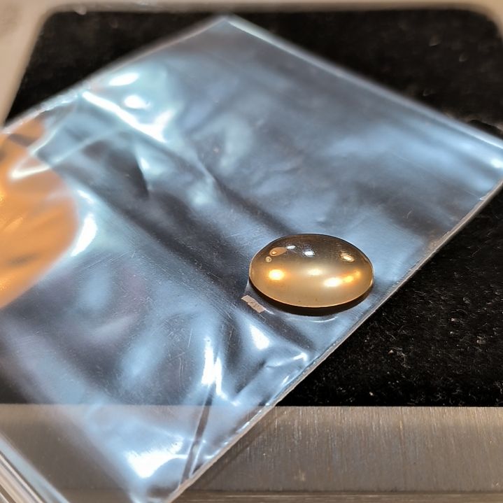 炊***袅石英岩玉未镶嵌戒面